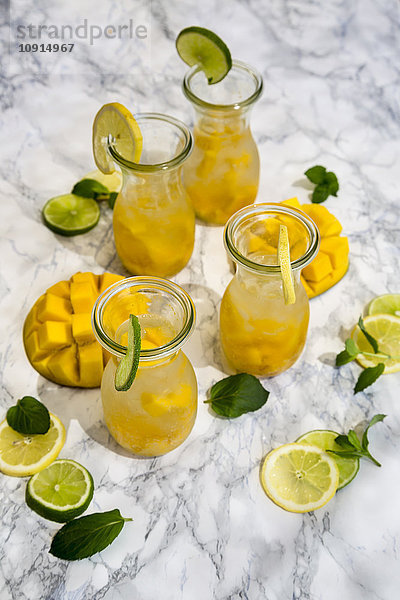Fruchtaufguss mit Mango  Limette und Zitrone