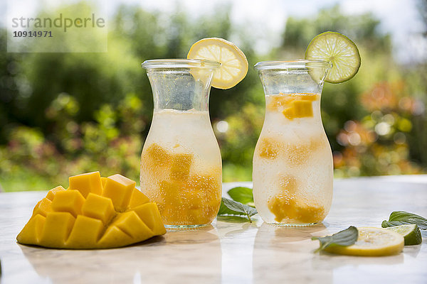 Fruchtaufguss mit Mango  Limette und Zitrone