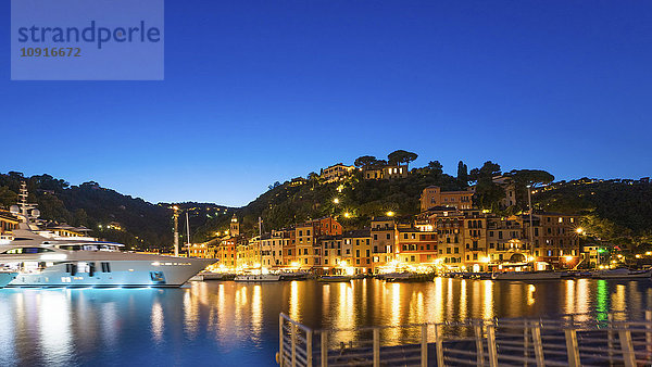Italien  Portofino während der blauen Stunde