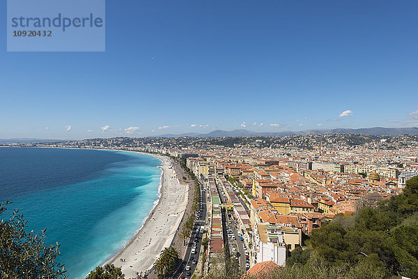 Frankreich  Provence-Alpes-Cote d'Azur  Nizza  Küstenstadt und Strand