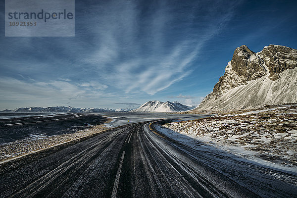 Abgelegene  vereiste Straße  Island