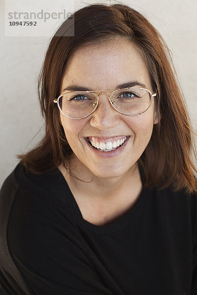Porträt einer Frau mit Brille