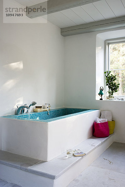 Badezimmer im skandinavischen Stil