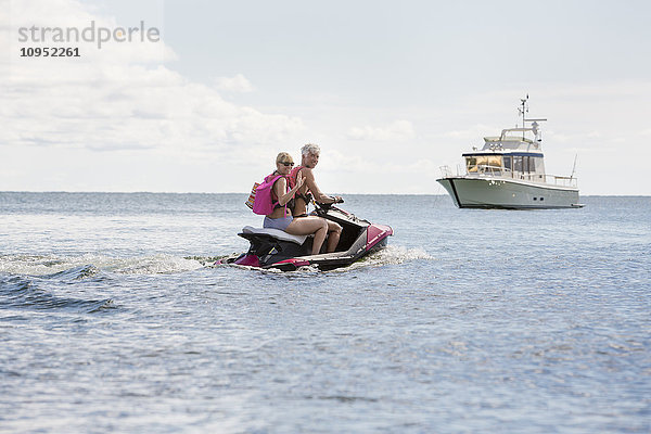 Pärchen auf Jetski