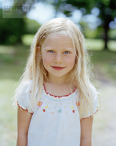 Porträt eines kleinen skandinavischen Mädchens  Schweden.