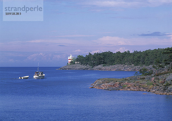 Ein Boot auf dem Vanern-See im Djuro-Nationalpark  Schweden.