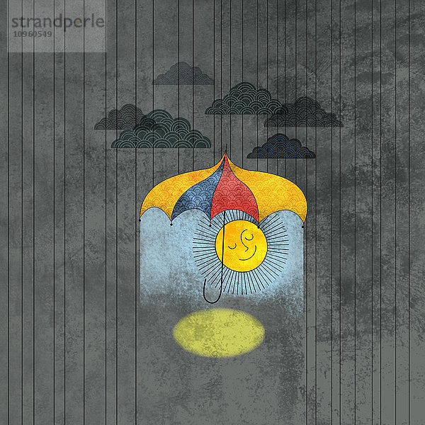 Lächelnde Sonne unter einem Regenschirm an bewölktem Himmel