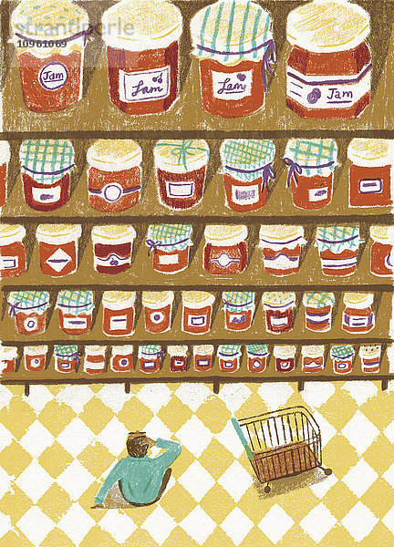 Mann im Supermarkt verwirrt und überwältigt vom Angebot an Marmeladen