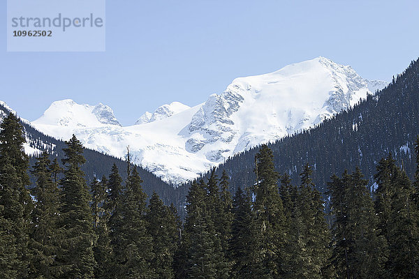 Mount Matier und Joffre Mountain von der Duffy Lake Road aus gesehen; British Columbia  Kanada .