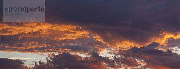 Wolken bei Sonnenuntergang; Waterloo  Quebec  Kanada'.