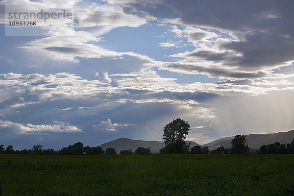 Wolken bei Sonnenuntergang; Waterloo  Quebec  Kanada'.