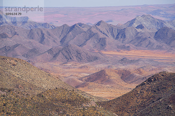 Die farbenfrohen Hügel und Berge des Richtersveld Nationalparks; Südafrika'.