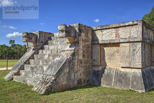 Plattform der Adler und Jaguare  Chichen Itza; Yucatan  Mexiko