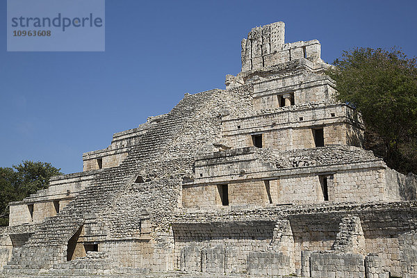 Struktur mit fünf Stockwerken (Pisos)  archäologische Maya-Stätte Edzna; Campeche  Mexiko'.