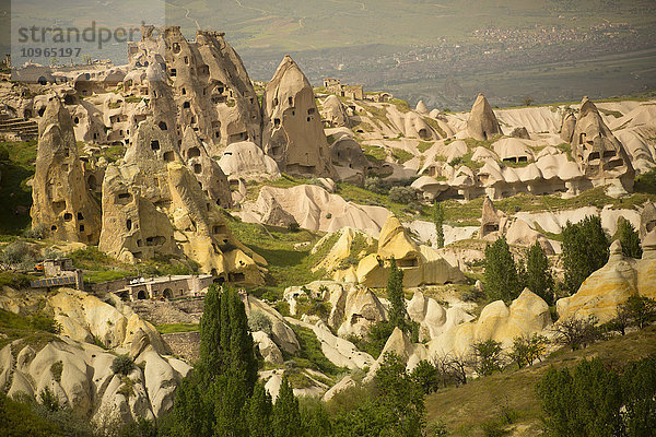 Gebiet um die Felsenburg; Uchisar  Kappadokien  Türkei'.