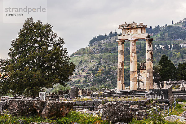 Heiligtum der Athene; Delphi  Griechenland'.