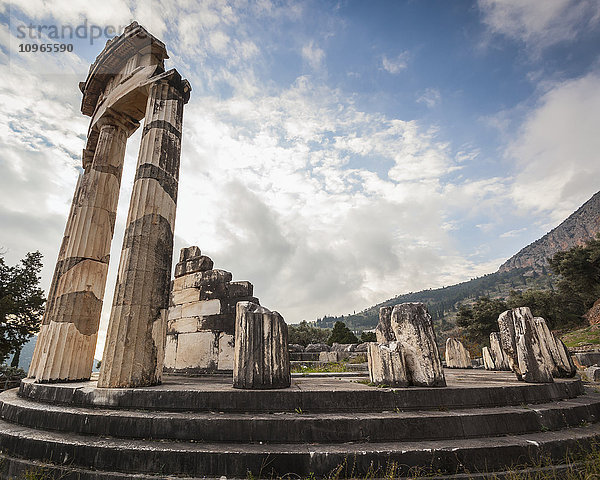 Heiligtum der Athene; Delphi  Griechenland'.