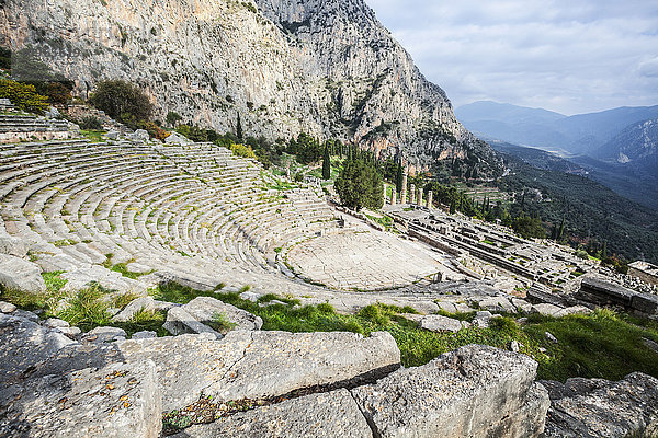 Ruinen des Theaters von Delphi; Delphi  Griechenland'.