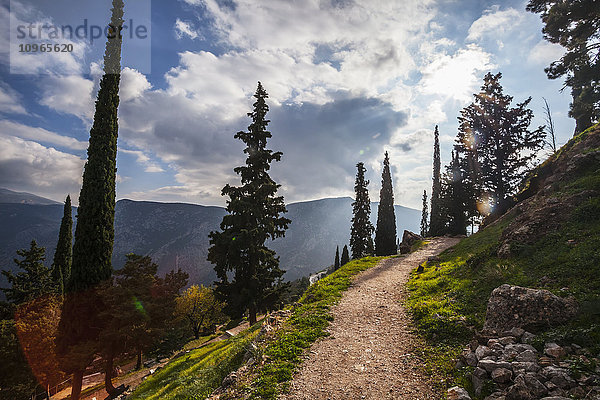 Wanderweg auf dem Berg Parnassus; Delphi  Griechenland