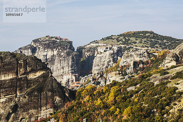 Kloster auf einer Klippe; Meteora  Griechenland'.