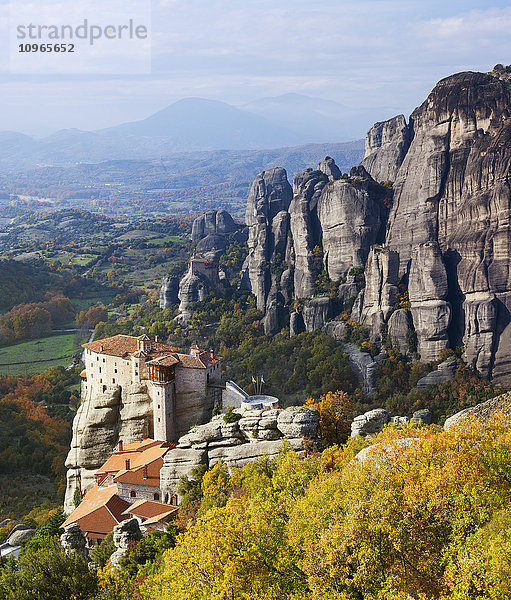 Kloster auf einer Klippe; Meteora  Griechenland'.