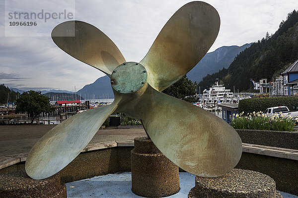 Skulptur eines Bootspropellers  Horseshoe Bay; Vancouver  British Columbia  Kanada'.