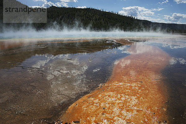 Prismatic pools 4  Yellowstone National Park; Wyoming  Vereinigte Staaten von Amerika'.