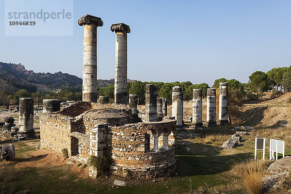 Ruinen des Artemis-Tempels und der Kirche M; Sardis  Türkei