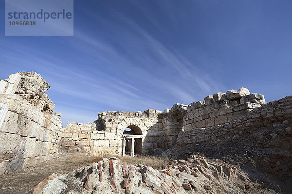 Ruinen des antiken Laodicea  Eingangstor und Steinmauern; Laodicea  Türkei'.