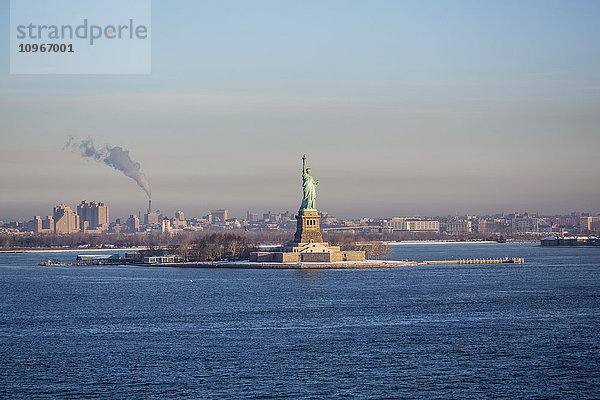 Freiheitsstatue; Manhattan  New York  Vereinigte Staaten von Amerika'.