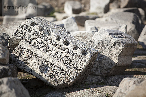 In einen Stein geritztes Detail an einer biblischen Stätte; Laodicea  Türkei'.