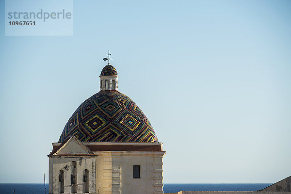 Schöne Mosaike in der Kuppel der Kirche St. Michael; Alghero  Sardinien  Italien'.