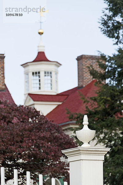 Kuppelturm auf dem Herrenhaus von Mount Vernon vom Stallbereich aus; Mount Vernon  Virginia  Vereinigte Staaten von Amerika'.