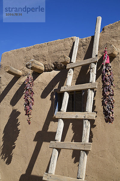 Taos Pueblo  datiert auf 1000 AD; New Mexico  Vereinigte Staaten von Amerika'.