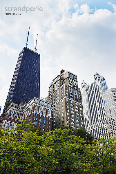 Skyline von Chicago mit dem John Hancock Centre und 900 North Michigan; Chicago  Illinois  Vereinigte Staaten von Amerika'.