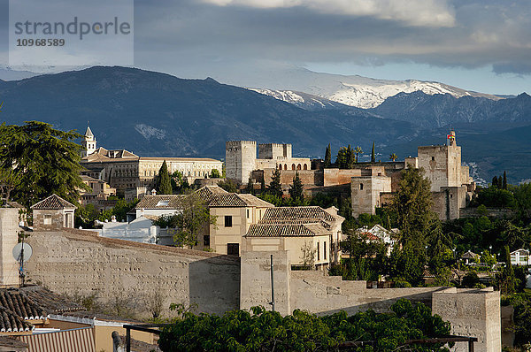 Skyline der Alhambra; Alhambra  Granada  Andalusien  Spanien'.