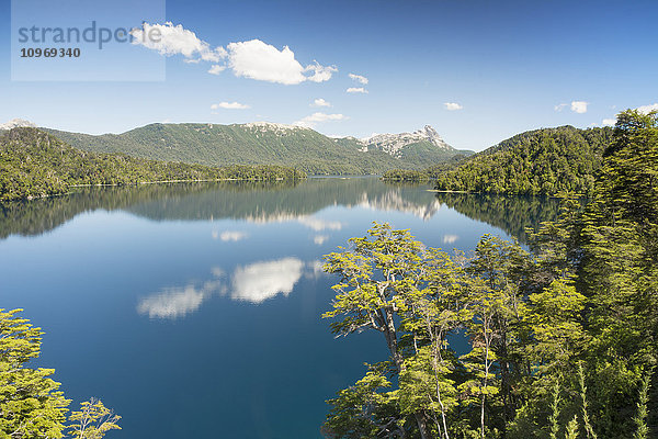 Schöner blauer Bergsee in Patagonien; Argentinien'.