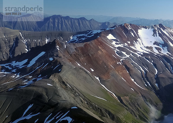 Luftaufnahme der Berge in der Nähe von Port Alsworth  Lake Clark National Park  Southcentral Alaska