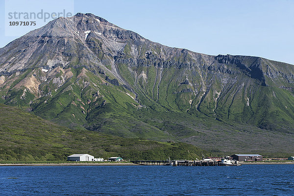 Die Stadt False Pass auf der Insel Unimak  der ersten der Inselkette der Aleuten; False Pass im Südwesten Alaskas  Vereinigte Staaten von Amerika'.