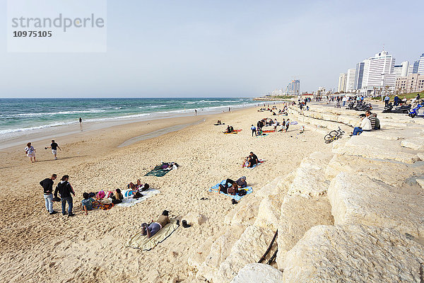 Entspannung am Strand entlang des Mittelmeers; Joppa  Israel'.