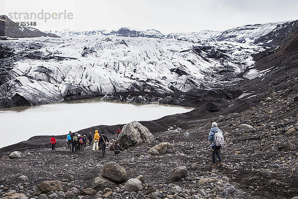 Wanderung durch den Solheimajokull-Gletscher; Solheimajokull  Island'.