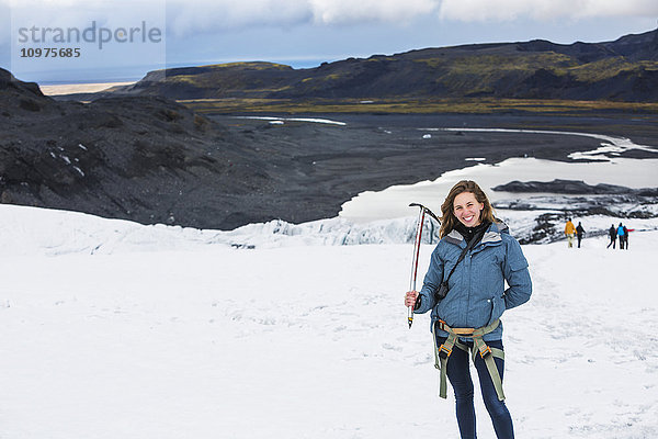 Wanderung durch den Solheimajokull-Gletscher; Solheimajokull  Island'.