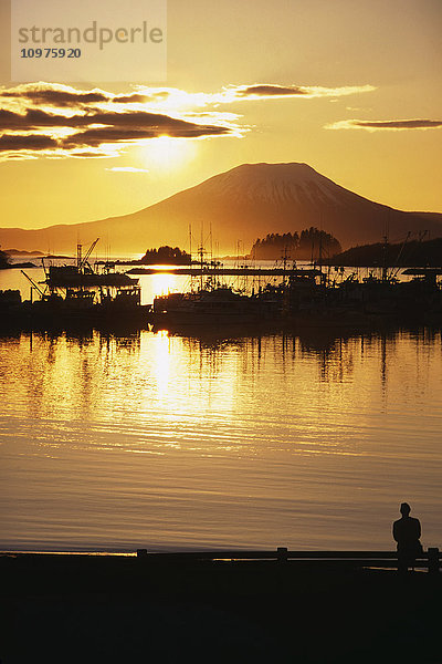 Sonnenuntergang über Thomsen Harbor Sitka Südost Alaska Scenic