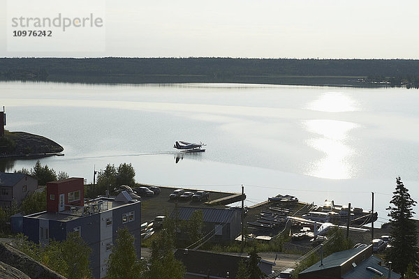 Wasserflugzeug auf dem Weg zum Start; Yellowknife  Nordwest-Territorien  Kanada