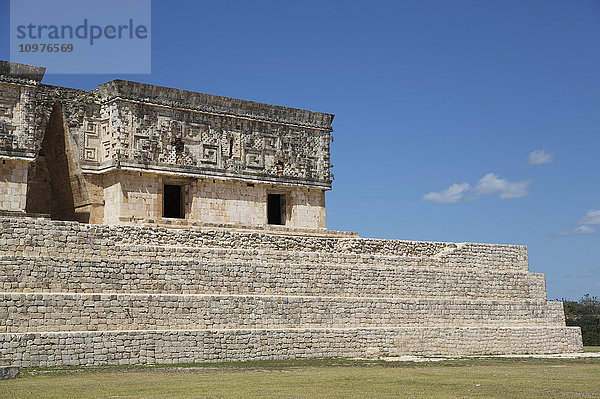 Palast des Gouverneurs  archäologische Maya-Ausgrabungsstätte Uxmal; Yucatan  Mexiko'.