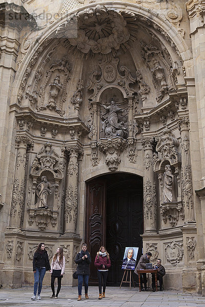 Die Kirche Santa Maria mit ihrer reich verzierten Barockfassade; San Sebastian  Spanien'.