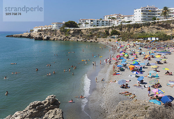 Strand El Salon  Costa del Sol; Nerja  Provinz Malaga  Andalusien  Spanien'.
