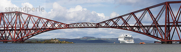 Forth Railway Bridge; Edinburgh  Schottland'.