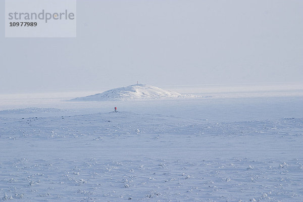 Weite Schneelandschaft  Iqaluit  Nunavut