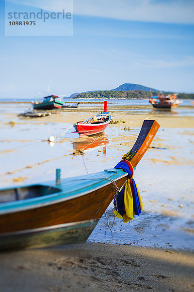 Thailand  Pukhet  Boote am Strand vertäut